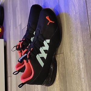 PUMA Riaze Prowl Sneakers